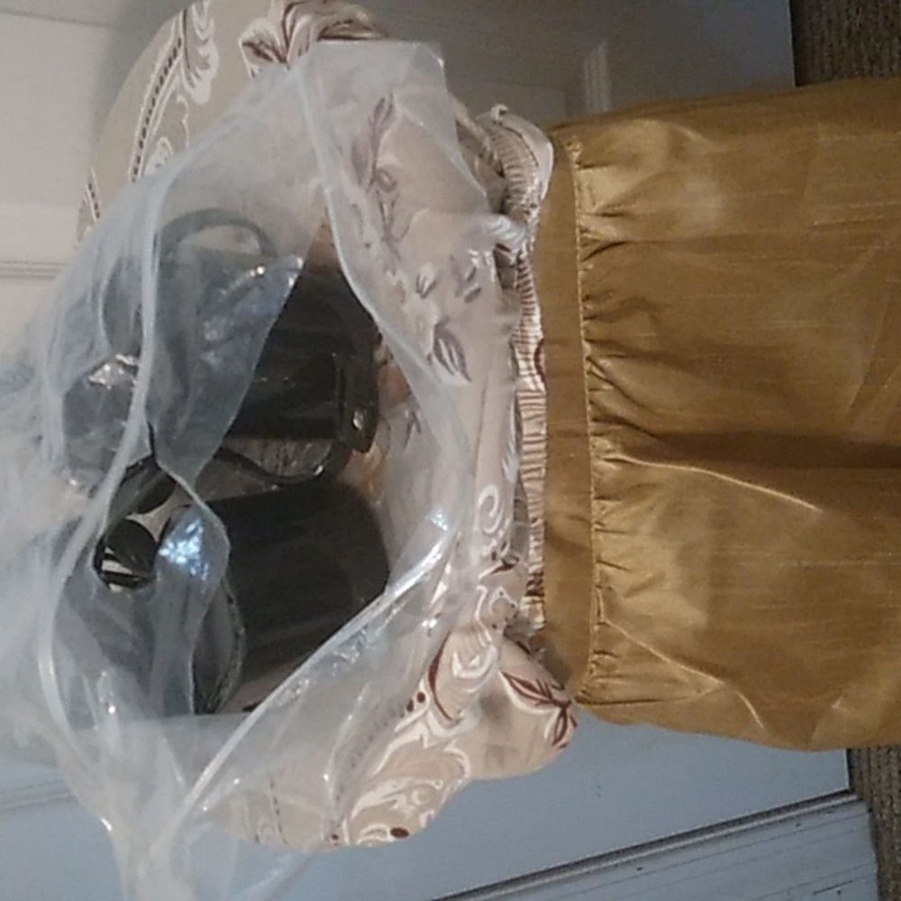 Shoes - Picture 2 of 2